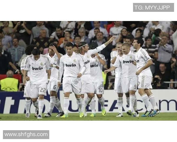 揭开神秘面纱那些鲜为人知的足球明星背后的故事与成就