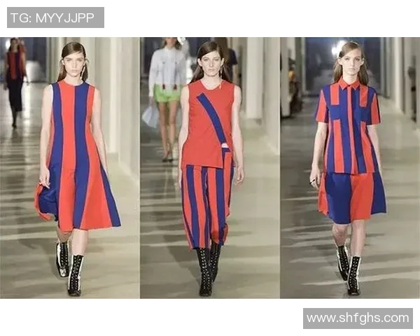 足球明星亮色鞋引领潮流展现个性风采助力赛场表现