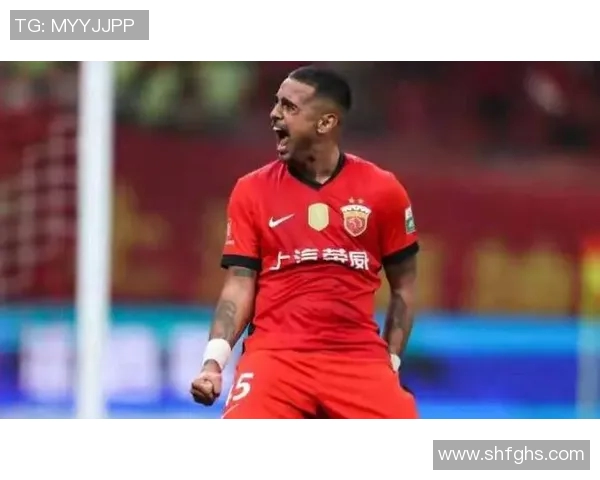 上海黑人足球明星因伤缺席比赛球迷心痛不已